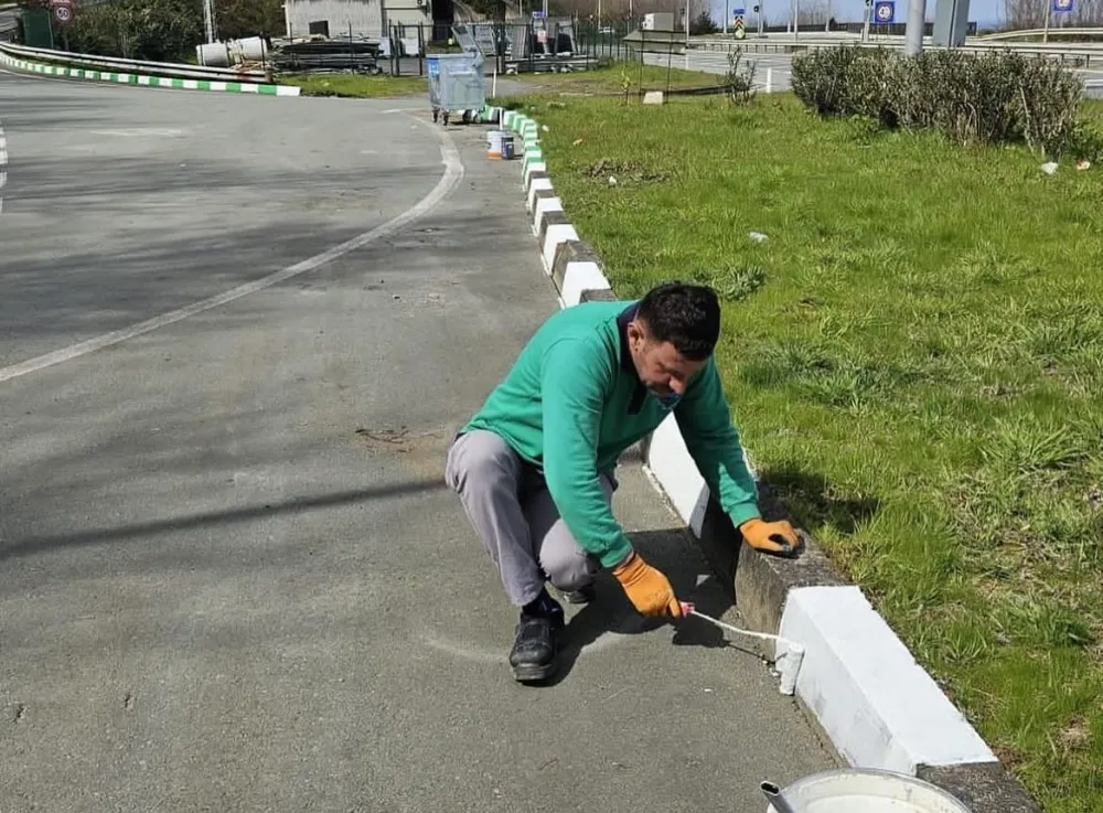 İyidere Belediyesi temizlik ve peyzaj çalışmalarına devam ediyor