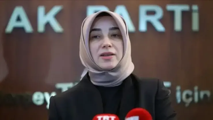 Özlem Zengin Kimdir? Görevden Alındı Mı?