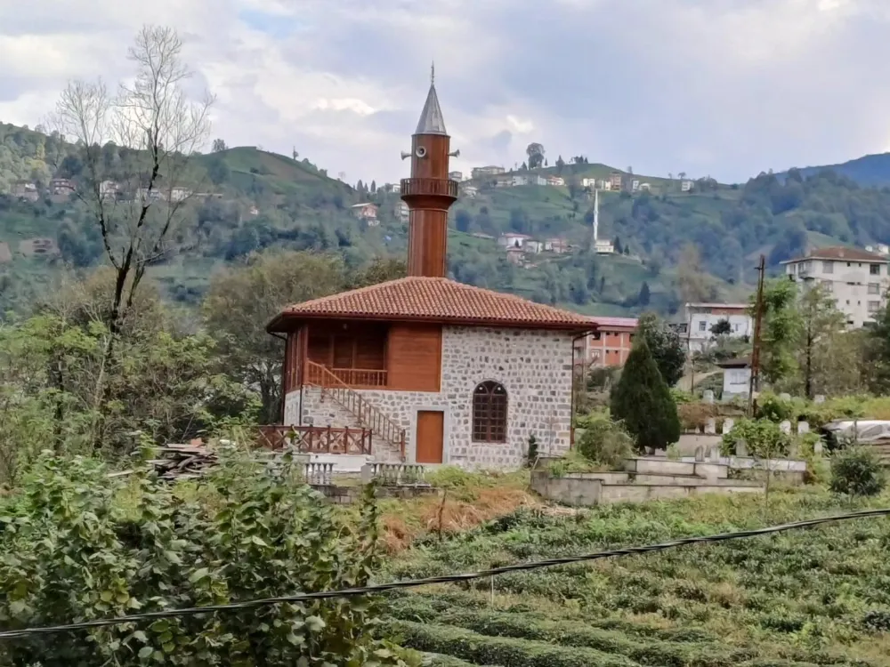 Kalkandere Tarihi Tulun Camii tekrardan ibadete açılıyor.