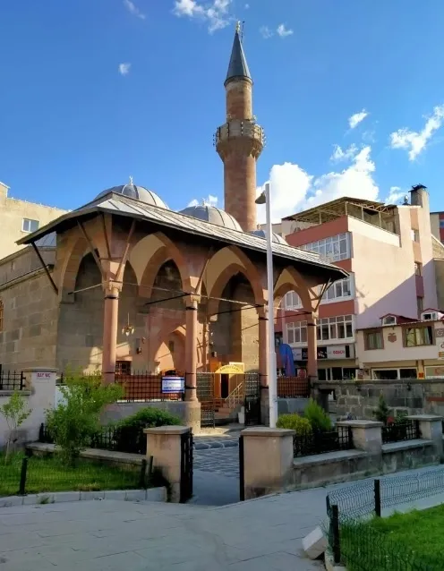 Bakırcı Camii: Tarihin İzinde Bir Miras