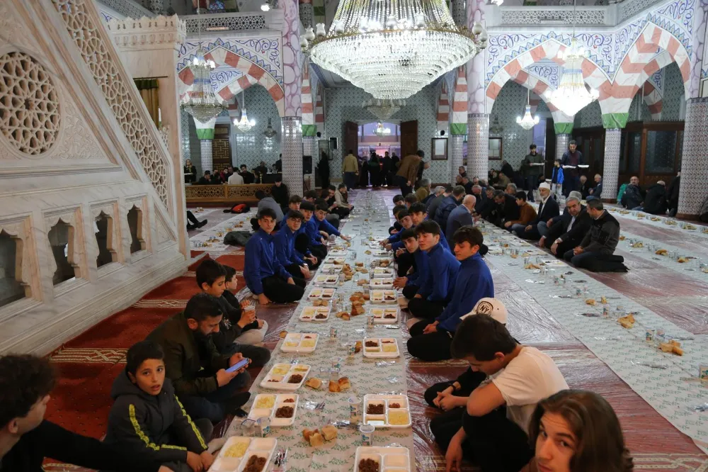 Güneysu Belediyesi iftar programı düzenledi