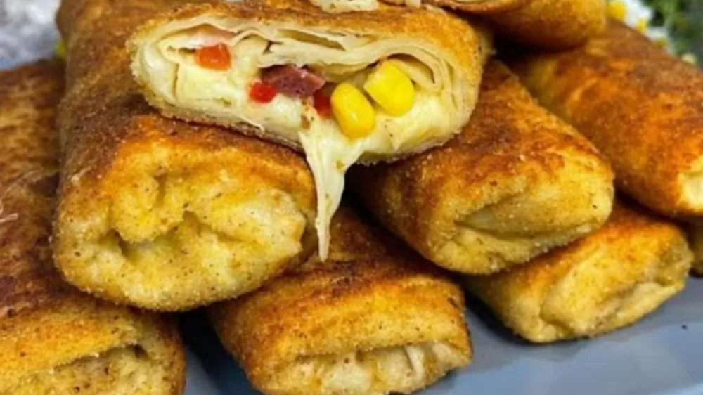 Börek mi Pizza mı? Karar veremeyeceğiniz Pizza Börek tarifi