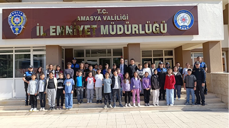 Amasya polisinden öğrencilere Samsun gezisi