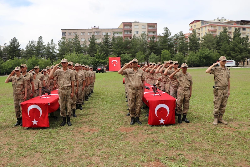 Siirt’te 15 engelli, bir günlük temsili askerlik yaptı