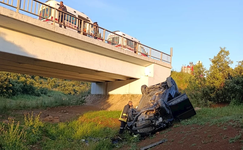 Mardin’de şarampole yuvarlanan cipteki 2 kişi yaralandı