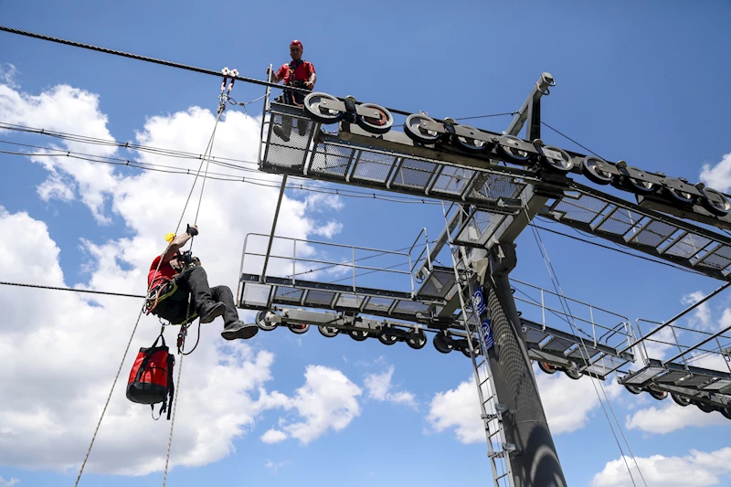 JAK timleri teleferik kazasında mahsur kalanları 2 dakikada tahliye edilebilir hale getirmiş