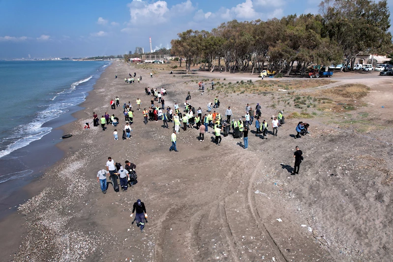 Caretta carettaların yuvalandığı Kazanlı Sahili temizlendi