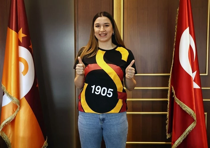 Galatasaray, filede Aslıhan Kılıç ve Eylül Akarçeşme