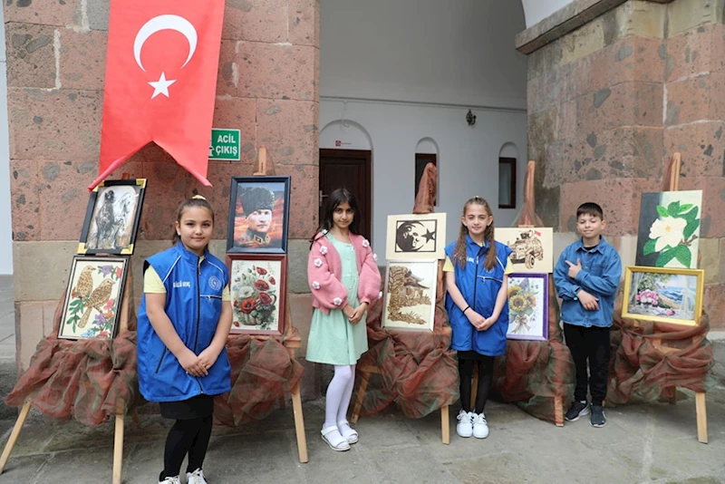 Merzifon’da gençlerin yaptığı ürünler sergilendi