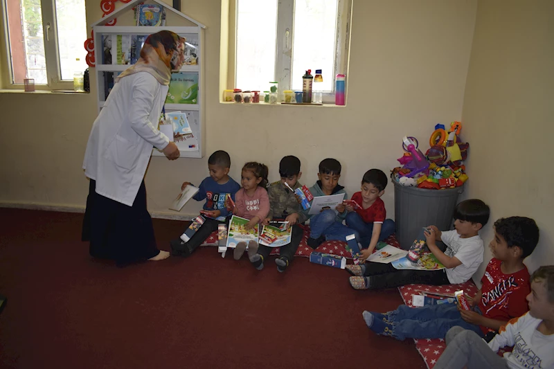 Bitlis’te Kızılay ve Sağlık Müdürlüğü’nden ‘Sağlıklı Köy Okulları Projesi’