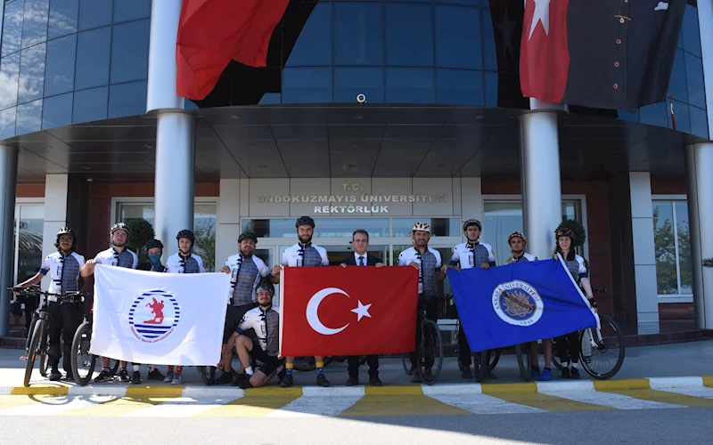 Ankara Üniversitesi öğrencileri, ‘19 Mayıs Ata