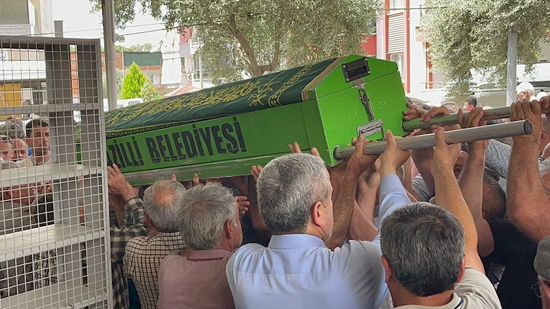 Kaza yapıp, süs havuzunda ölü bulunan motosikletli son yolculuğuna uğurlandı 