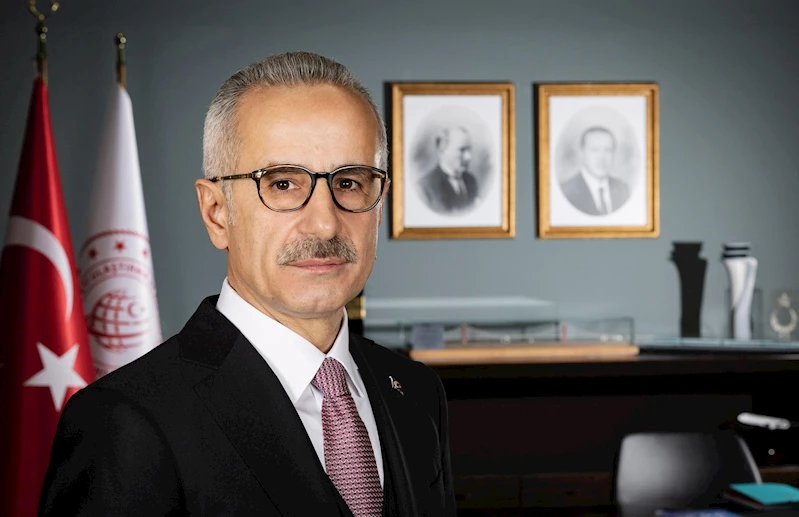 Bakan Uraloğlu: Aranmayı kabul etmeyen yolcu, uçağa kabul edilmeyecek