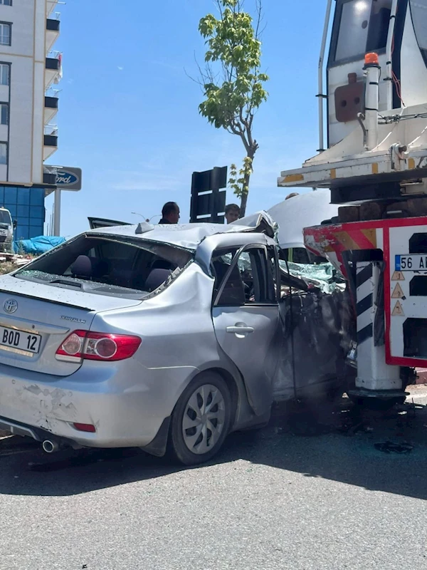 Siirt’te vince arkadan çarpan otomobilin sürücüsü öldü