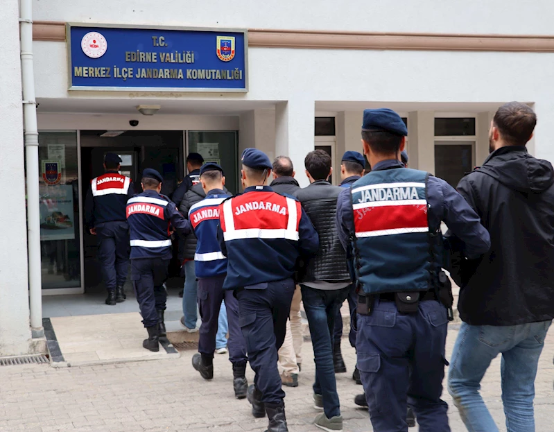 Edirne’de arama kaydı olan 131 kişi yakalandı 