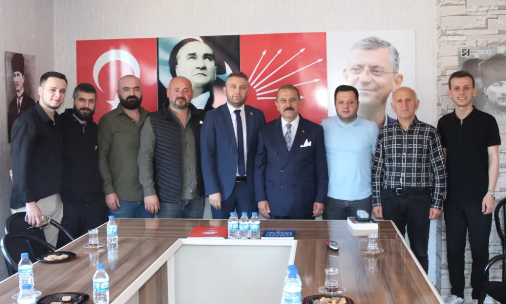 Vakfıkebir Belediye Başkanı Fuat Koçal, CHP İlçe Teşkilatını Ziyaret Etti
