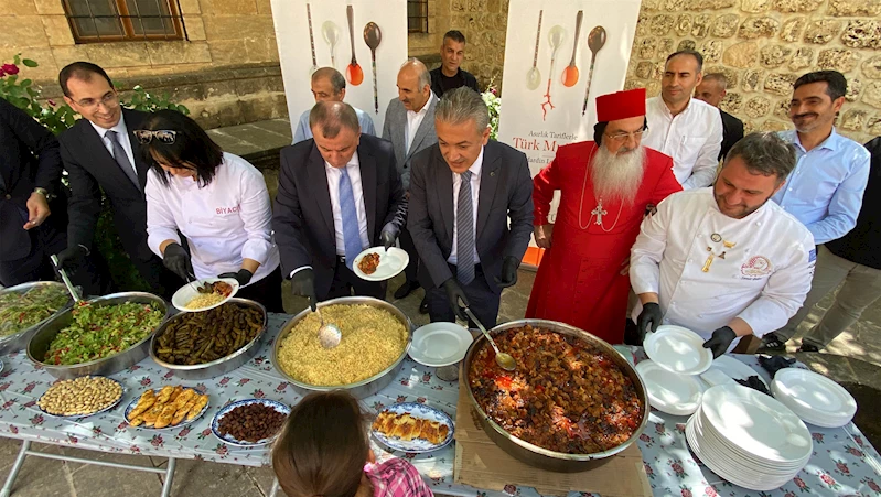 2 bin yıllık kilisede, Midyat’ın yöresel yemekleri tanıtıldı