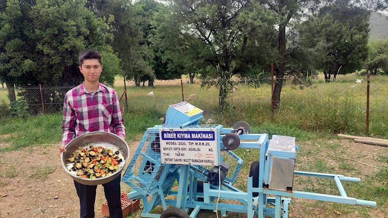 Bu kez de biber kıyma makinesi yaptı