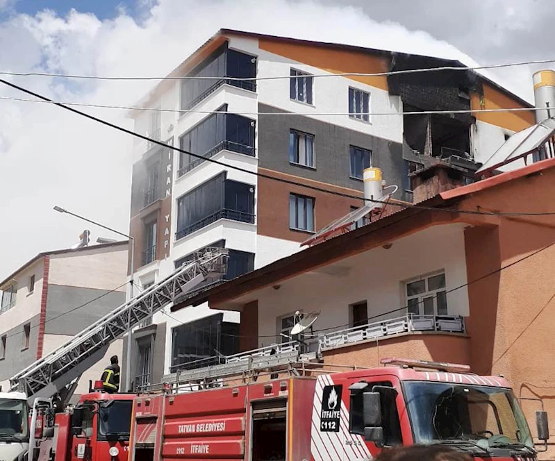 Apartman dairesinde gaz sızıntısı nedeniyle patlama:1 ölü