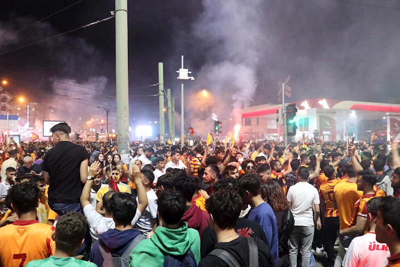 Gaziantep’te binlerce Galatasaray taraftarı cadde ve sokakları doldurdu 