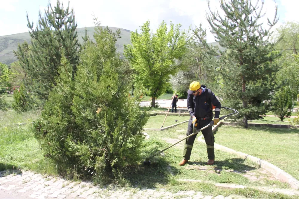 Bayburt Belediyesi, Kent Genelinde Altyapı ve Temizlik Çalışmalarını Sürdürüyor