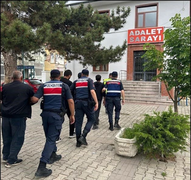 Eskişehir’de inşaattan 1 milyon liralık kablo çalan 3 şüpheli yakalandı