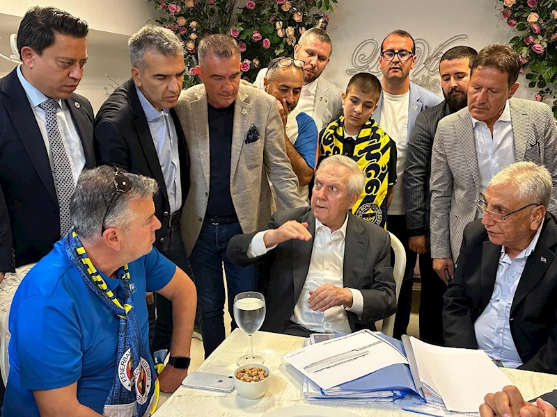 Fenerbahçe Başkan Adayı Aziz Yıldırım, İzmir’de kongre üyeleriyle buluştu