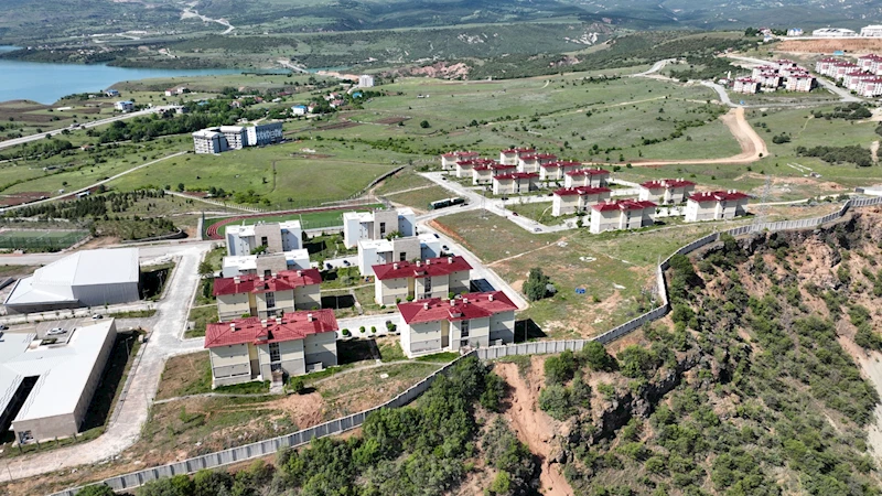 Tunceli’de lojmanlarda en düşüğü 201 liradan 1118 liraya çıkarılan kira, akademisyenlerle rektörü mahkemelik etti