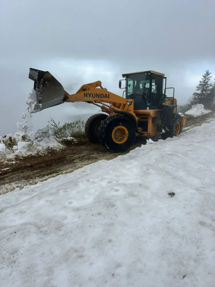 Arhavi Belediyesi Yaylalarda Kar Temizleme Çalışmaları Yapıyor