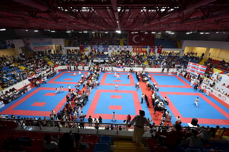 Balkan Çocuklar Karate Şampiyonası İstanbul’da başladı 