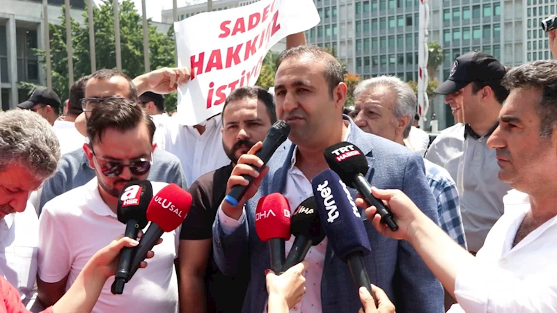 İstanbul - Özel halk otobüsü sahiplerinden İBB binası önünde ödeme protestosu