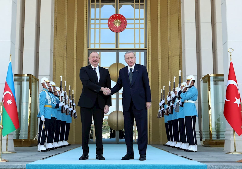 Cumhurbaşkanı Erdoğan, Azerbaycan Cumhurbaşkanı Aliyev ile görüştü (2)