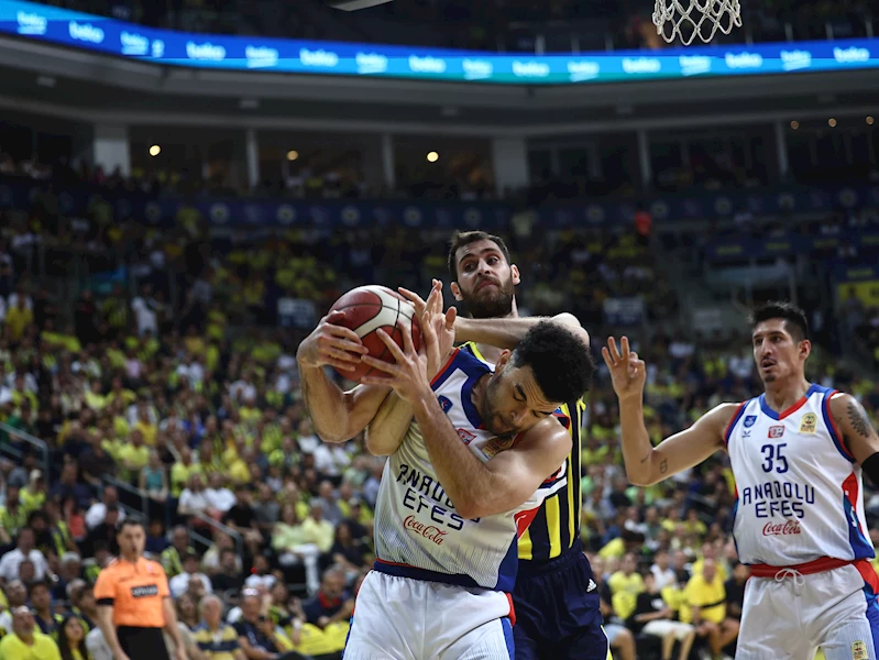 Fenerbahçe Beko - Anadolu Efes: 81-82