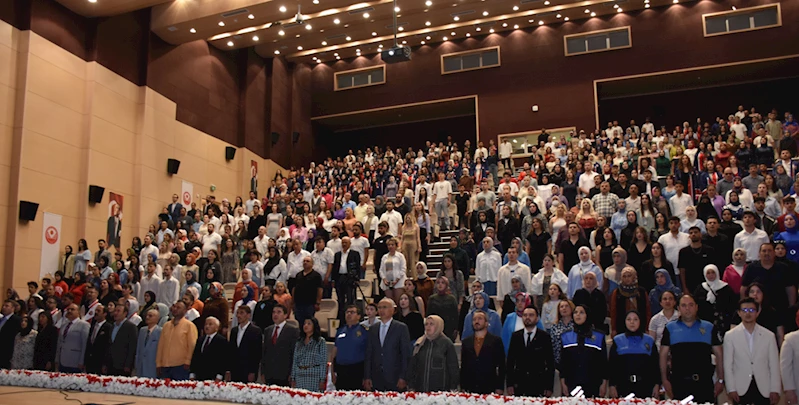 Gümüşhane Üniversitesi öğrencileri mezuniyet töreninde Filistin