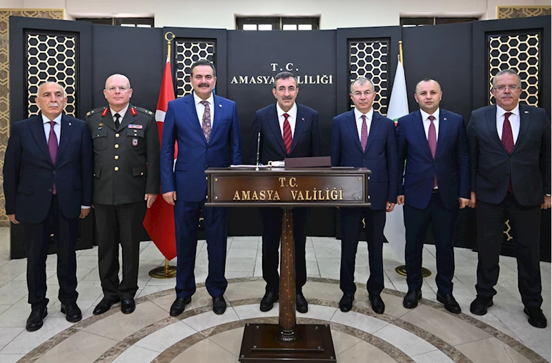 Cumhurbaşkanı Yardımcısı Yılmaz, Amasya Valisi Doruk