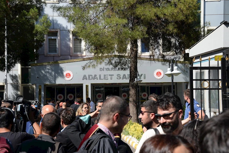 Tahir Elçi davasında karar; 3 sanık polise beraat 