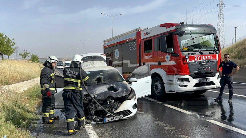 Çorlu’da seyir halindeki otomobil yandı