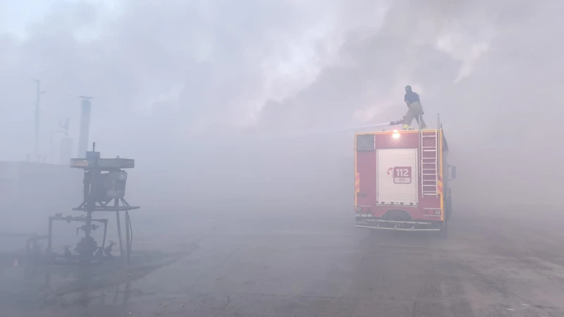 Mardin’de petrol kuyusu çevresinde çıkan ot yangını endişe yarattı