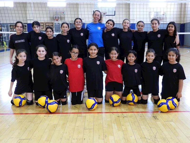 Filenin Sultanları, voleybol kurslarını doldurdu