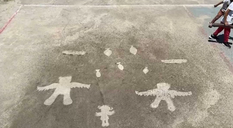 Batman’da öğretmen, öğrencileriyle Gazze