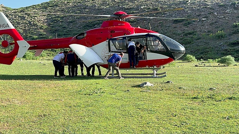 Yaylada attan düşen kadın için seferberlik; helikopter ile alındı