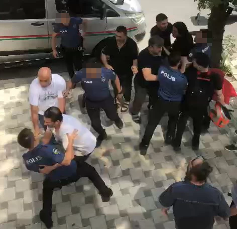 İstanbul - Avcılar’da haciz için gidilen iş yerindekilerle polis arasında arbede: 5 gözaltı