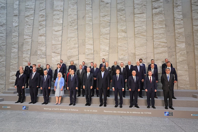 Bakan Güler, NATO Toplantısı aile fotoğrafı çekimine katıldı