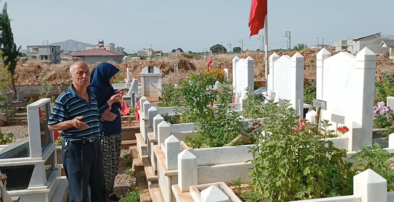 İslahiye’de depremzedelerden arife gününde mezarlık ziyareti