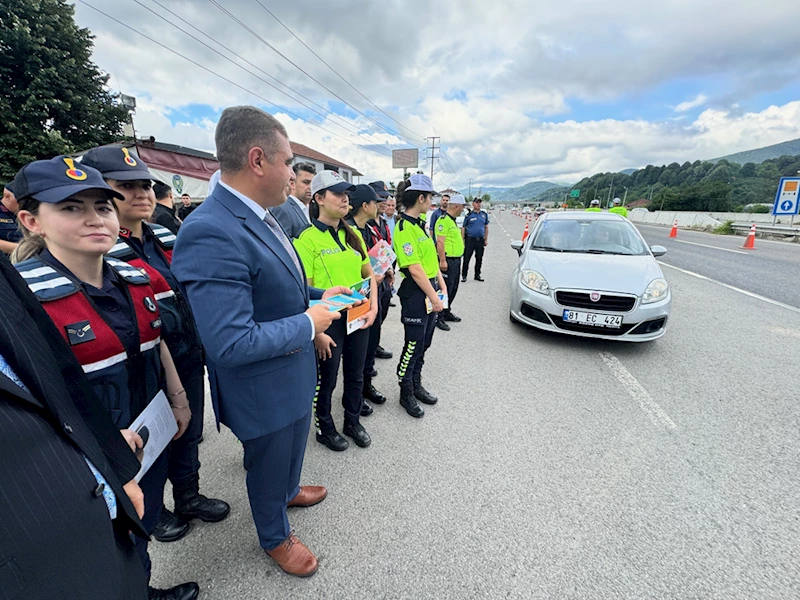 Düzce Valisi Aslan ve Karabük Valisi Yavuz, bayram trafiği denetimlerine katıldı