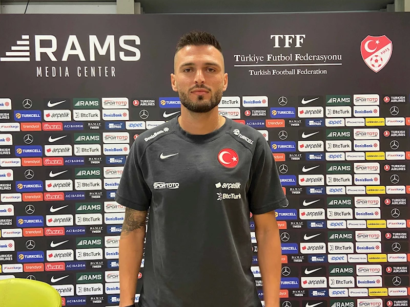 A Milli futbolcu Okay Yokuşlu basın mensuplarına konuştu