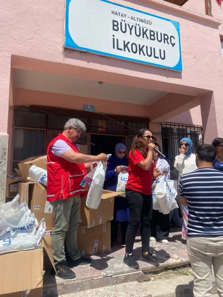 Türk Kızılay Bolu Şubesi, depremzede çocukların yüzünü güldürdü