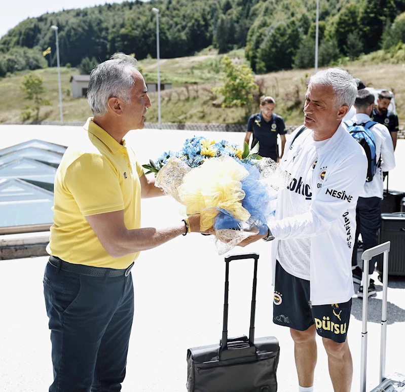 Fenerbahçe kafilesi, Topuk Yaylası Tesisleri’ne geldi (FOTOĞRAF EKLENDİ)