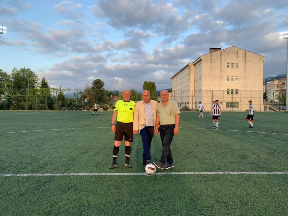 Beşikdüzü Belediyesi Yaz Futbol Turnuvası Başladı