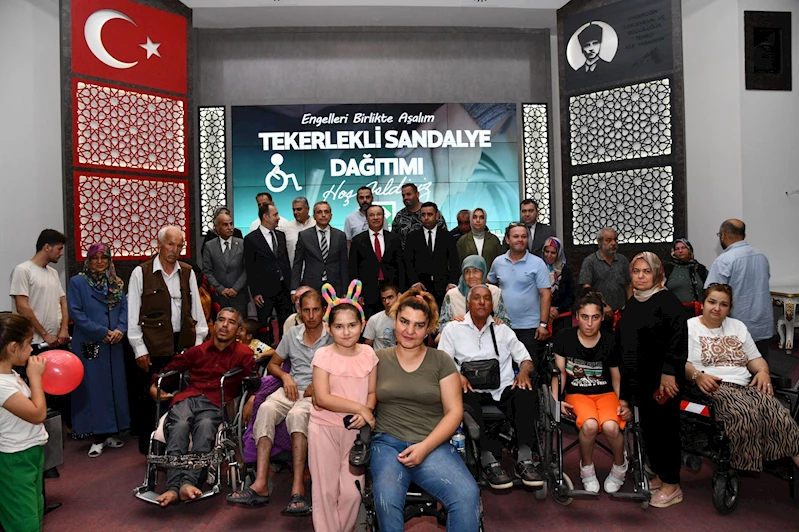 Osmaniye’de engelli vatandaşlara tekerlekli sandalye desteği